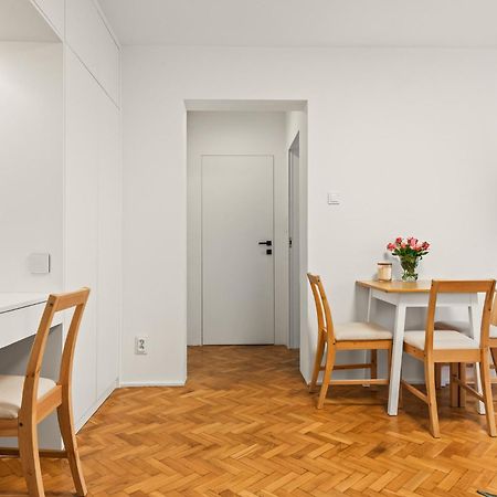 Rentplanet - Apartamenty Przy Palacu Kultury I Nauki Warschau Exterior foto