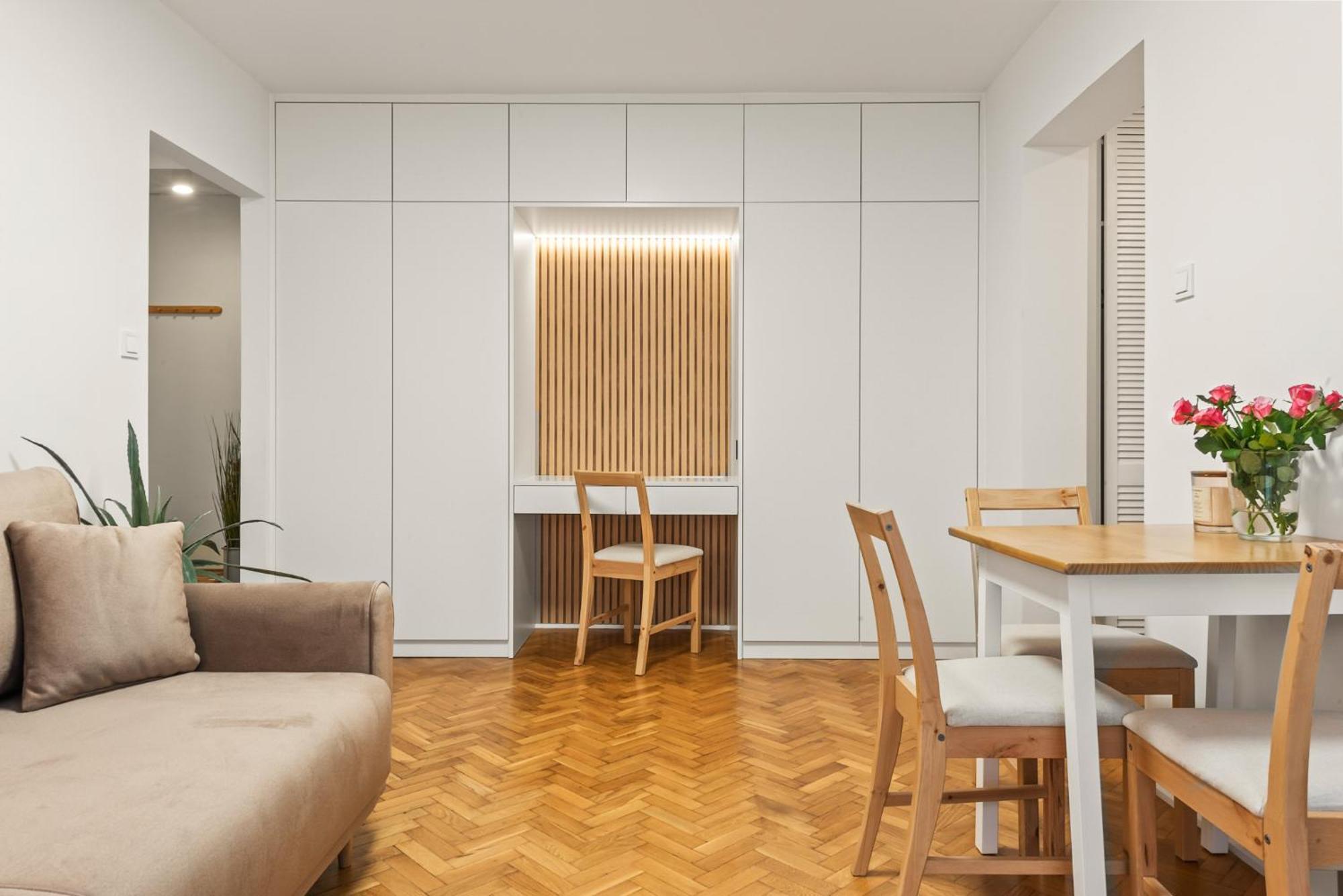 Rentplanet - Apartamenty Przy Palacu Kultury I Nauki Warschau Exterior foto