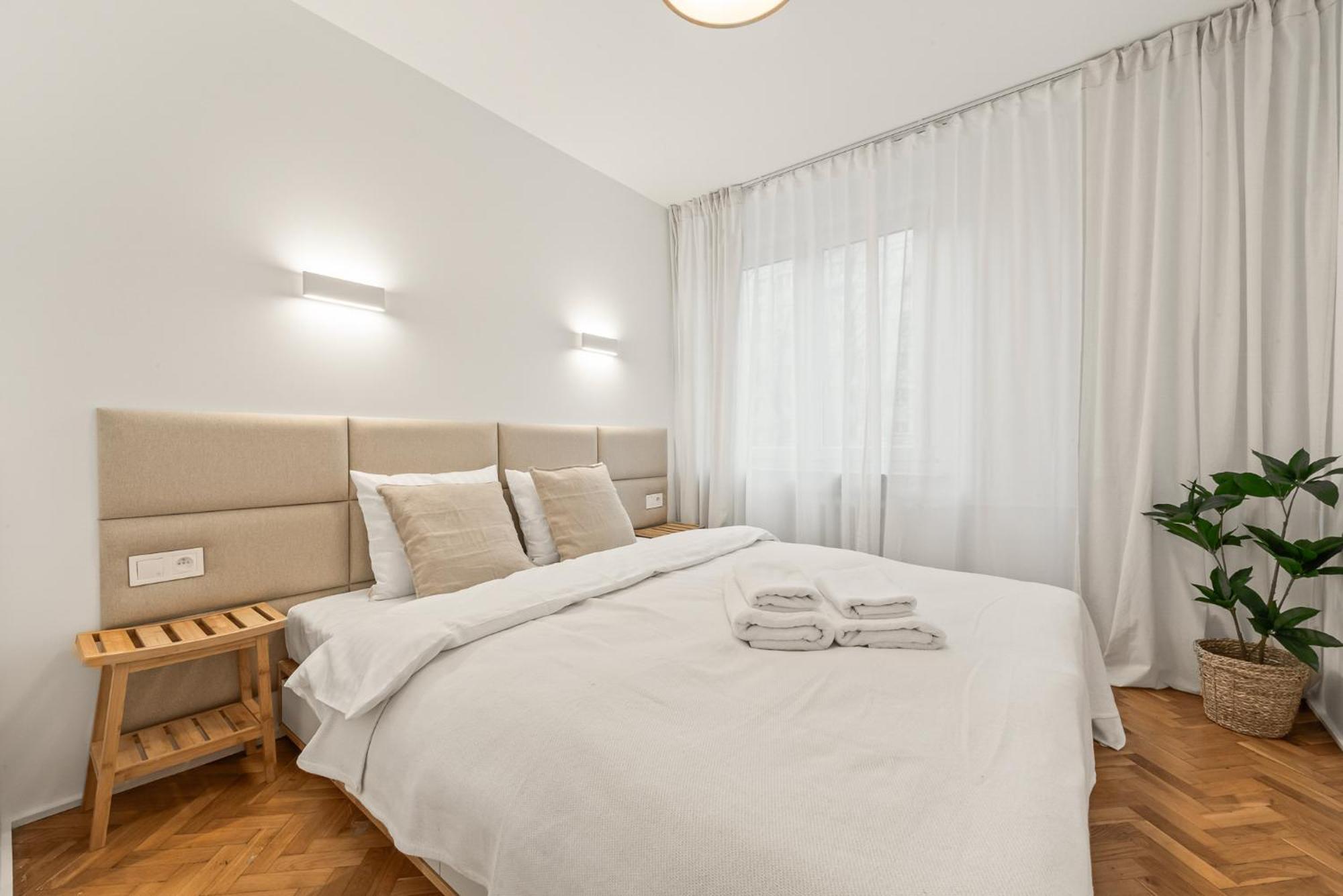 Rentplanet - Apartamenty Przy Palacu Kultury I Nauki Warschau Exterior foto